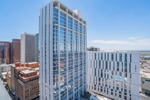 Exterior - Kenect 916 (Phoenix)