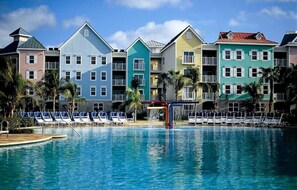 Pool - Harborside resort including waterpark wristbands for 4! (Nassau)