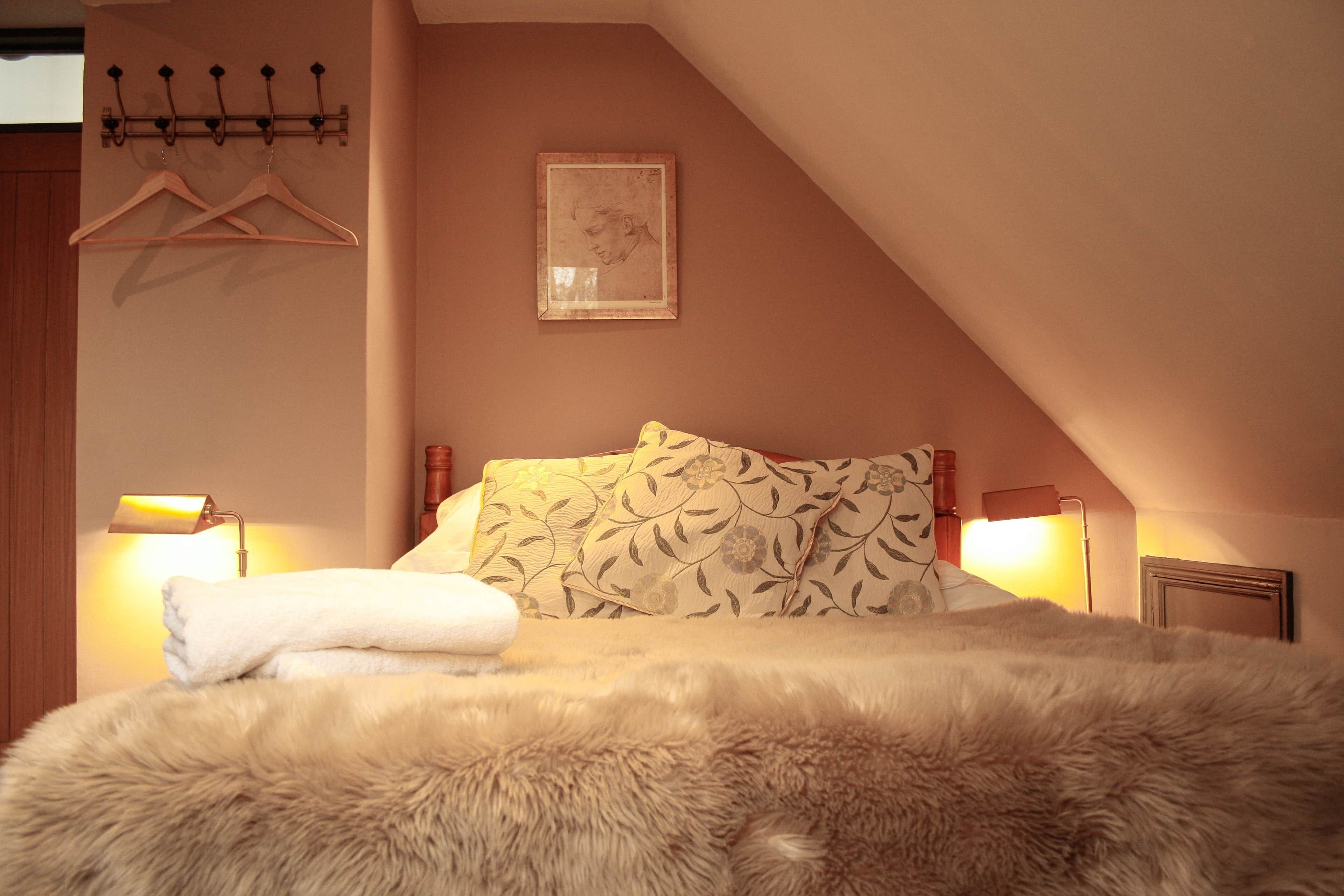 9 bedrooms, iron/ironing board, WiFi, bed sheets
