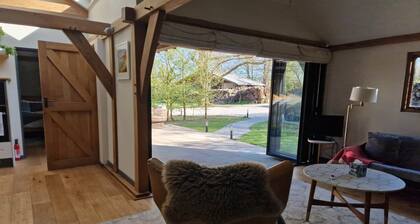 Tollgate Farm Kent complex 9 Bedroom retreat sleeps 25