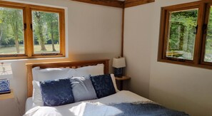 2 slaapkamers, een strijkplank/strijkijzer, wifi, beddengoed