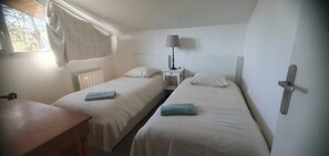 Room - Charming house set in a landscaped garden close to the sea. (Varengeville-sur-Mer)