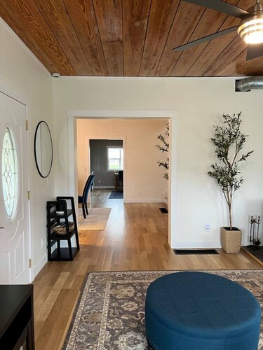 Peaceful 3-bedroom farmhouse in charming Prophetstown