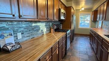 Microwave, oven, stovetop, dishwasher