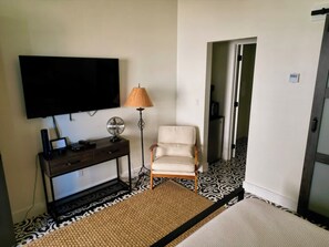 Interior - Lodge 3 on the Mason TX Square (Mason)