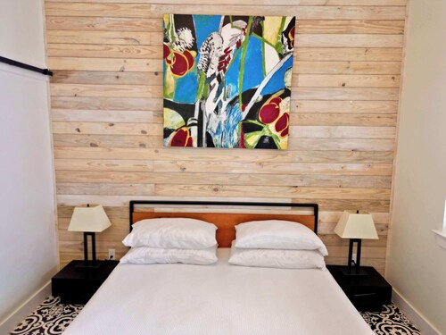 Lodge 2 on the Mason TX square