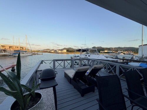 Villa Sunset – Jolly Harbour Waterfront Retreat