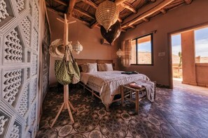 Egyptian cotton sheets, premium bedding, free minibar items - KSAR IGHNDA (Ait Benhaddou)