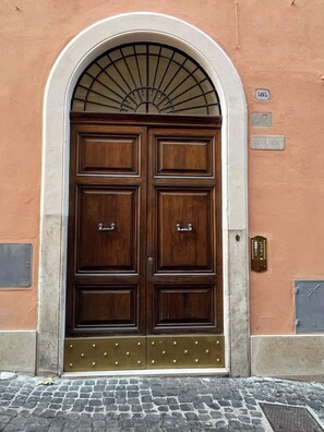 Exterior detail - ZUCCHELLI ROMAN RESIDENCE (Roma)
