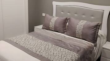 3 slaapkamers, een strijkplank/strijkijzer, wifi, beddengoed