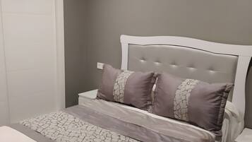 3 slaapkamers, een strijkplank/strijkijzer, wifi, beddengoed