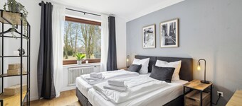 Renovated I central I 3-room apartment | 5 beds | vacation apartment I balcony & elevator