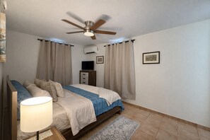 Iron/ironing board, WiFi, bed sheets - Playa Casita Beachfront Oasis- 2 bedroom - wifi (Playa Fortuna)