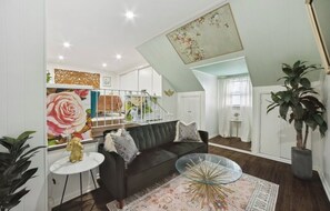 Living area - Cozy 1-bedroom apartment in pleasant Bayonne with AC (Bayonne)