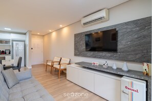 Living area - Apt w/ BBQ Grill Only 400m From the Beach Cmn0104 (Florianópolis)