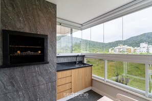 Interior - Apt w/ BBQ Grill Only 400m From the Beach Cmn0104 (Florianópolis)