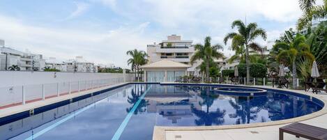 베이직 아파트 | 수영장 | 야외 수영장