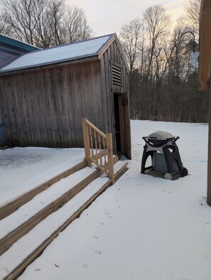 Exterior - Charming 4-bedroom Victorian home in Milton!  Close to I-89, the lake, & skiing! (Milton)