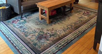 Charming 4-bedroom Victorian home in Milton! Close to I-89, the lake, & skiing!