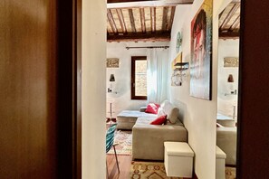 Interior - GuestHost - Elegant Apartment in Center of Padua (Padua)