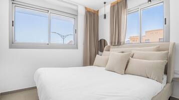 Apartment, 1 Bedroom, Balcony, Mountain View | Free WiFi