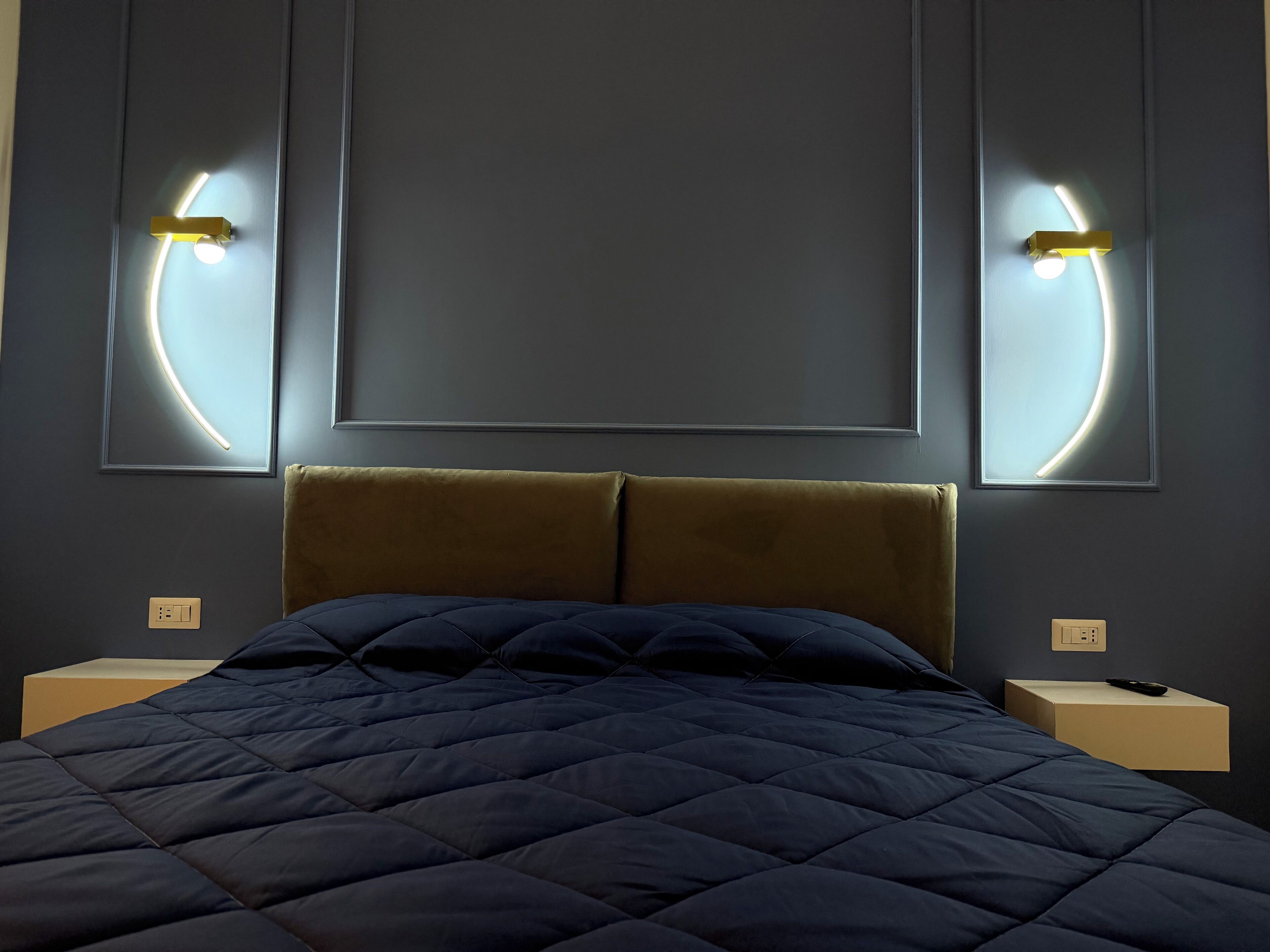 Luxury Room | In-room safe, desk, laptop workspace, iron/ironing board