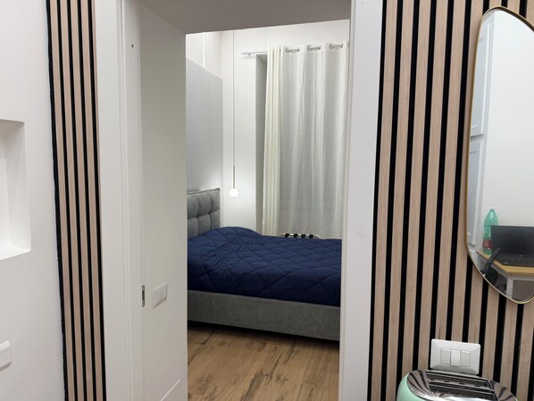 Deluxe Townhome, Patio | In-room safe, desk, laptop workspace, iron/ironing board - Trastevere luxury suites (Roma)