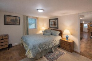 1 chambre, fer et planche à repasser, accès Internet, draps fournis