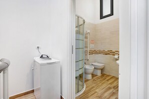 Doccia, asciugacapelli, asciugamani