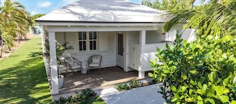 Cozy 1-bedroom cottage in charming Elbow Cay with AC