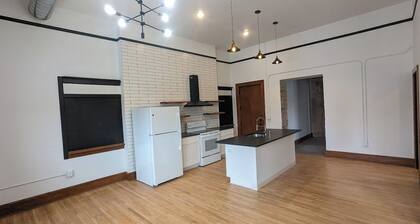 Spacious 3-bedroom apartment in fabulous Mayville - 3 Month Lease Terms