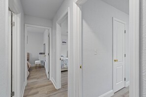 5 bedrooms, iron/ironing board, WiFi, bed sheets