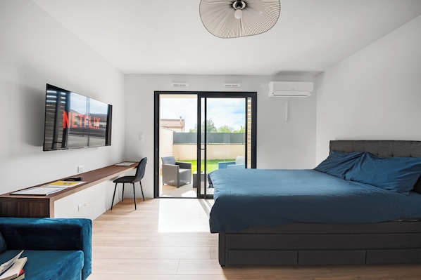 Bureau, Wi-Fi gratuit, draps fournis