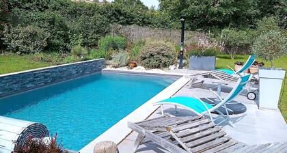 VAR Very nice studio at the foot of the Sainte Baume