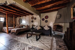 5 bedrooms, WiFi, bed sheets