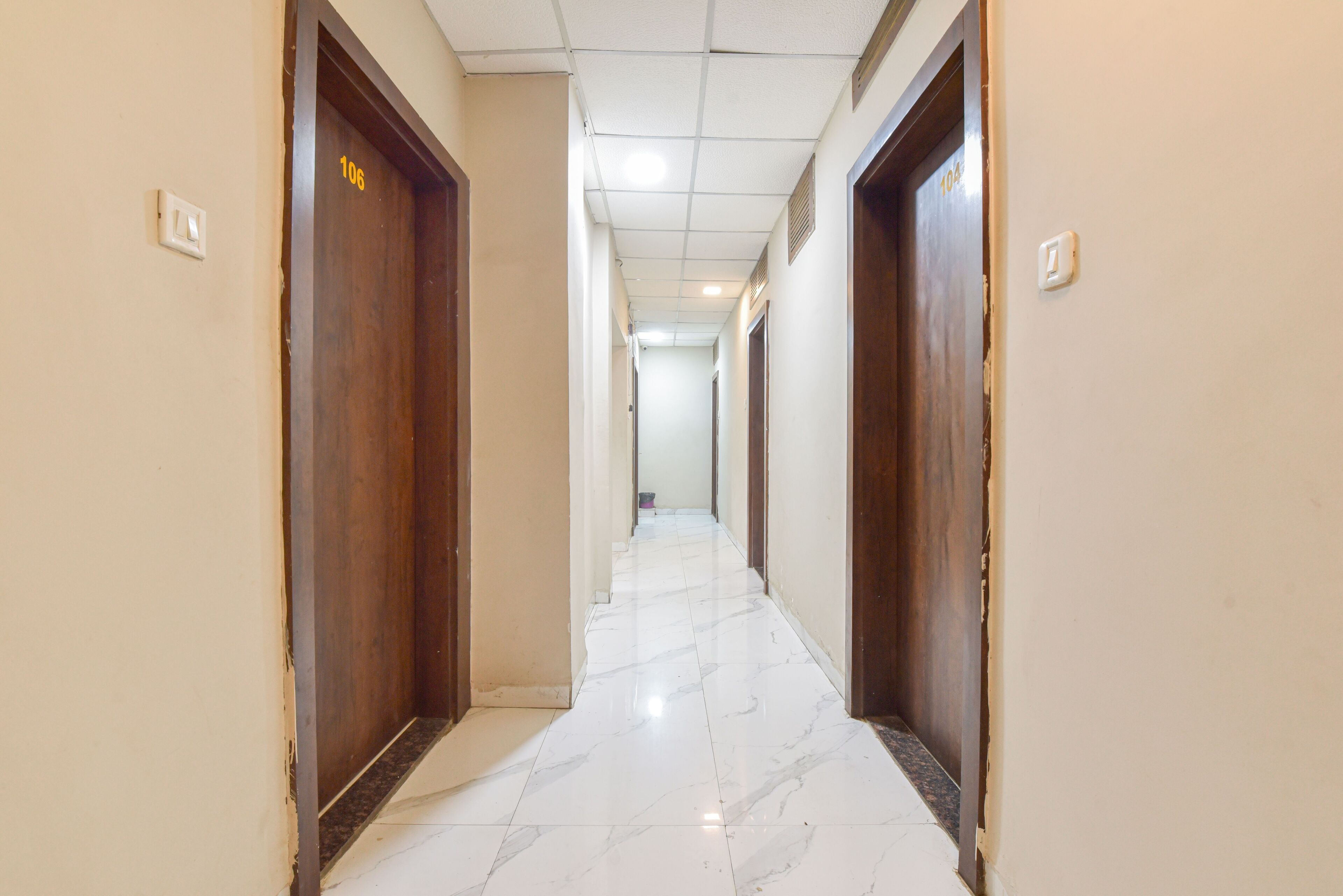 标准双人房, 城市景观 | 住宿内部