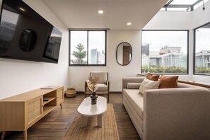 Smart TV, books, stereo