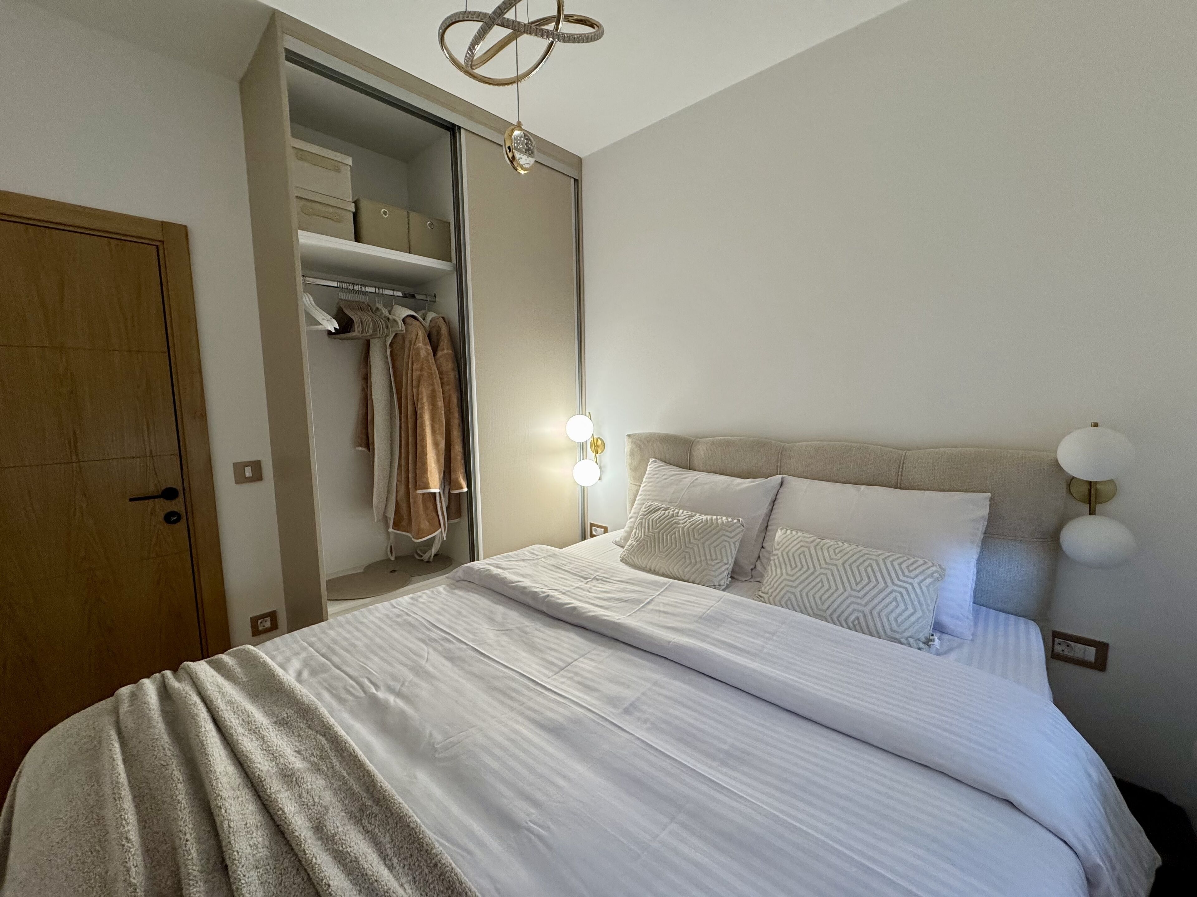 1 bedroom, iron/ironing board, internet, bed sheets