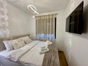 1 bedroom, iron/ironing board, Internet, bed sheets