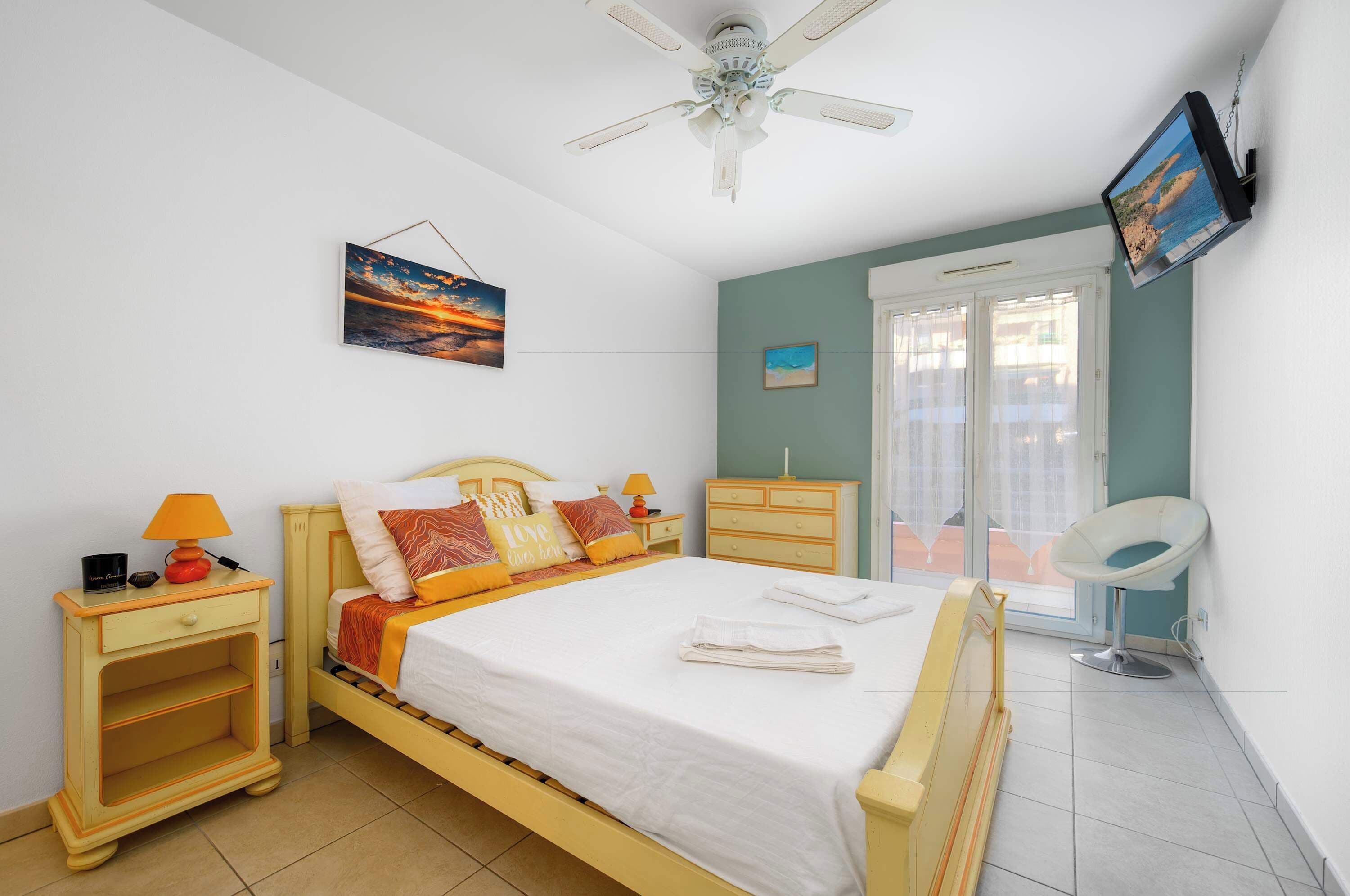 2 soverom, strykejern/-brett, reiseseng for barn og wi-fi