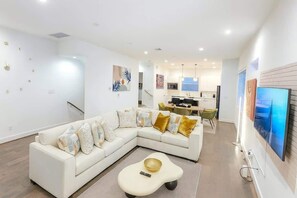 Offices - Elite Galleria Luxe World Cup (Houston)