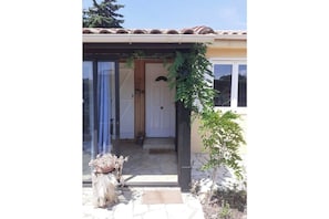 Exterior detail - Quiet villa close to beaches with Wifi, Air conditioning, Parking (Sauvian)