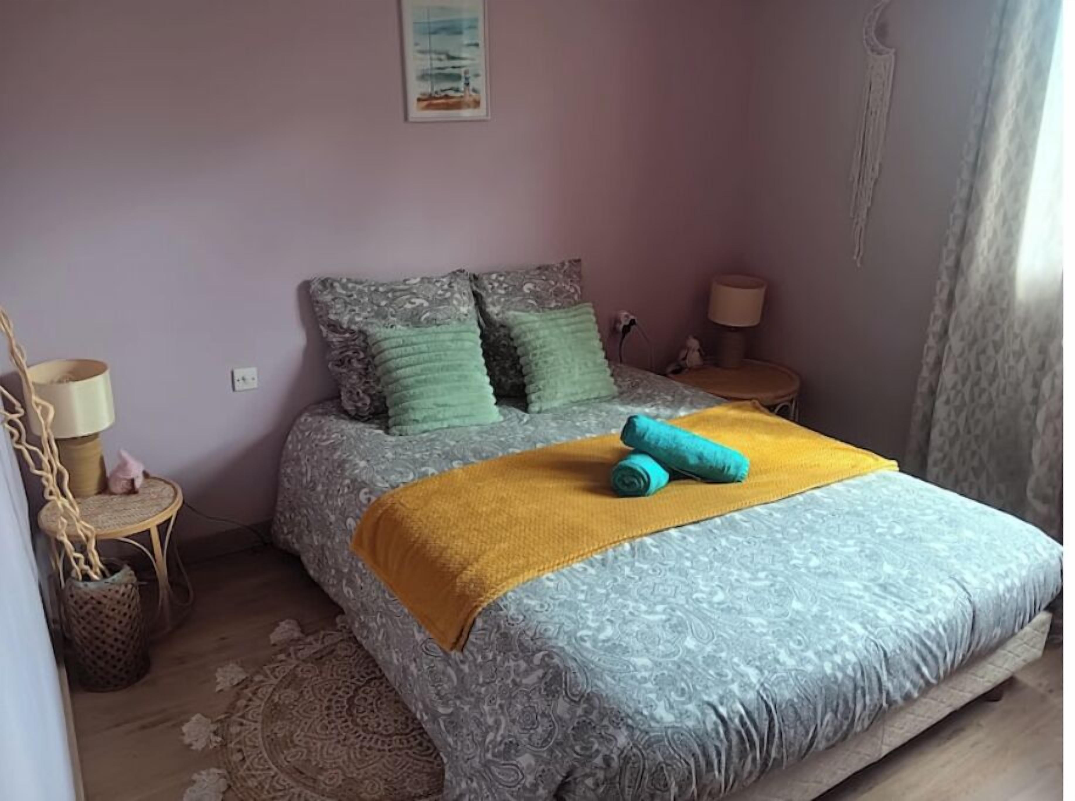2 chambres, fer et planche à repasser, Wi-Fi, draps fournis
