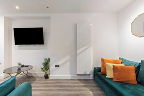 Living area - Apartment - Sleeps 11 - Hampstead Group Stay (London)