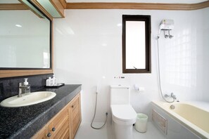 Hair dryer - Chic King Bed Apt w/ Bathtub, BTS Central BKK BTB9 (Pathum Wan)