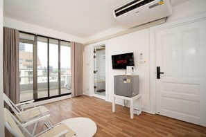 Interior - Elegant King BR Apt& Bathtub, BTS Central BKK BTB8 (Pathum Wan)