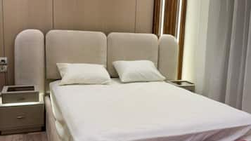 Escritorio y espacio para trabajar con laptop