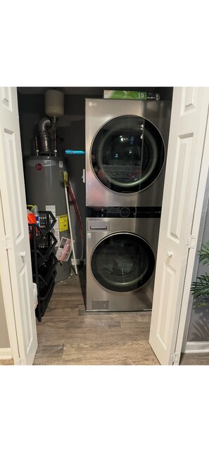 Interior - The tranquil bungalow at the Dugan Lagoon. An oasis in Kansas City! Who Knew! (Shawnee)