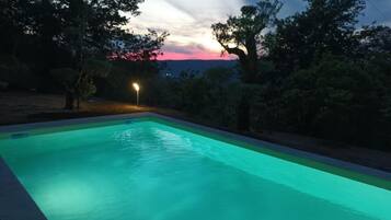 Piscine extérieure (ouverte en saison)