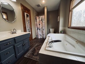 Dusche, Whirlpool, Haartrockner, Bidet